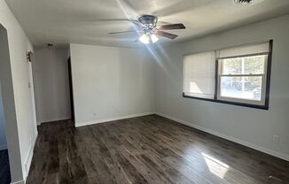 2 beds, 1 bath, $750, Unit Apt #2