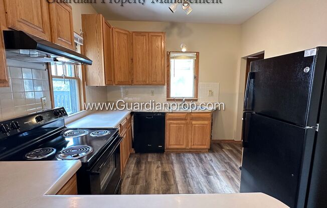 3 beds, 2 baths, $2,299