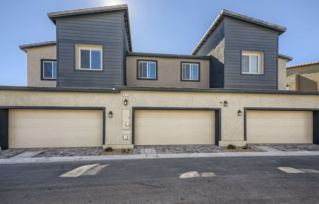 AWESOME FULLY FURNISHED 3 BEDROOM 30+ DAY RENTAL IN NEW HENDERSON! THIS SMART HOME