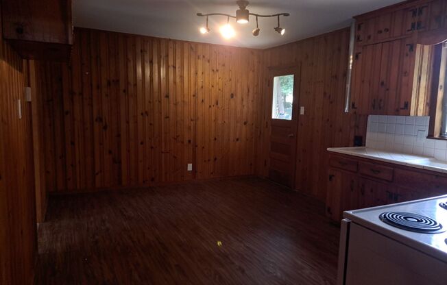 2 beds, 1 bath, $1,795