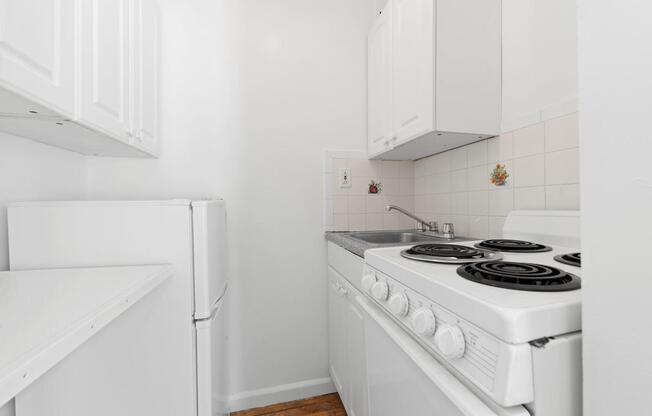 Studio, 1 bath, $2,300, Unit 6B