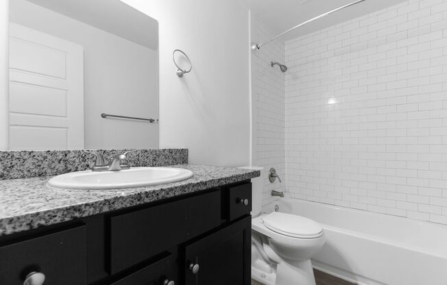 2 beds, 1 bath, 816 sqft, $1,209, Unit 13