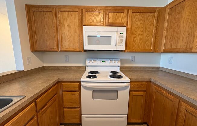 2 beds, 2 baths, 1,018 sqft, $1,450, Unit 354-3008