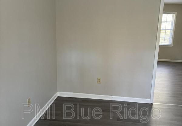 144 NOTTINGHAM DR