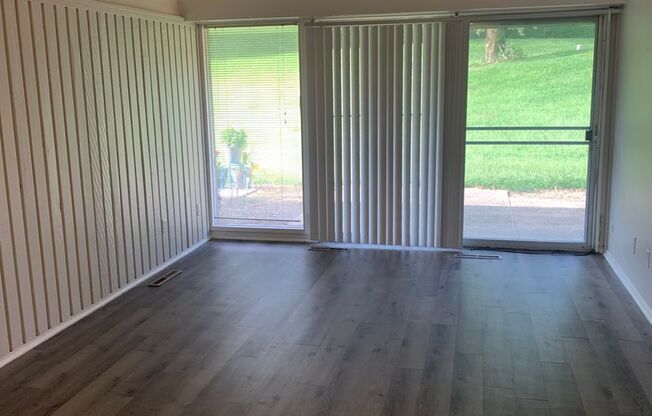 2 beds, 1 bath, 764 sqft, $900, Unit 57C