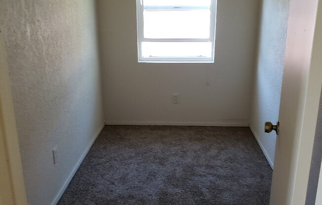 1 bed, 1 bath, 600 sqft, $995, Unit B