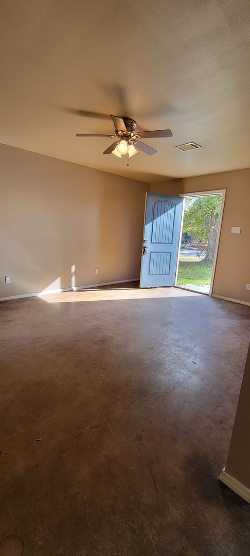 Newer Construction 2 bed/1 bath