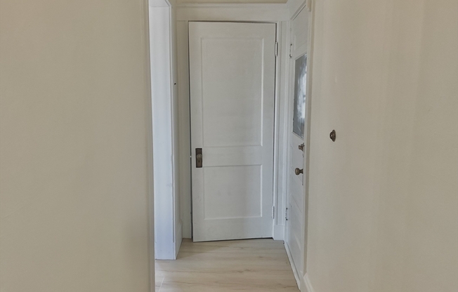 5 MAGNUS AVE