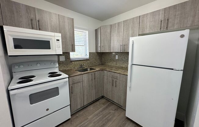 2 beds, 2 baths, 850 sqft, $1,995, Unit F201