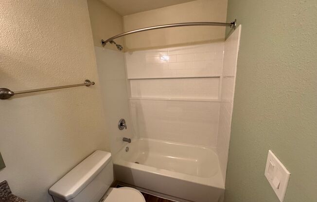 2 beds, 1 bath, 740 sqft, $1,450, Unit 103
