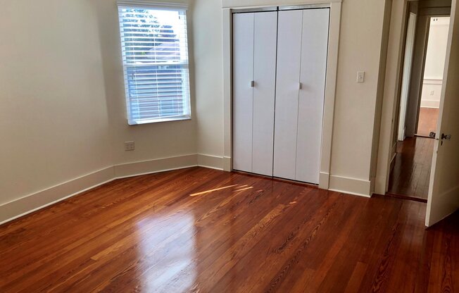2BD/1BA w/ Sun Room only Blocks from Bayou St. John and City Park