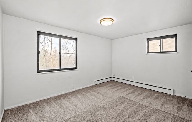2 beds, 1 bath, 850 sqft, $949, Unit 10615 Lindberg Ave. C4 - Apt. 4