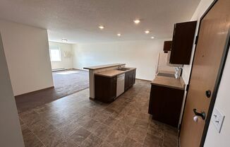 2 beds, 1 bath, $1,250, Unit 102