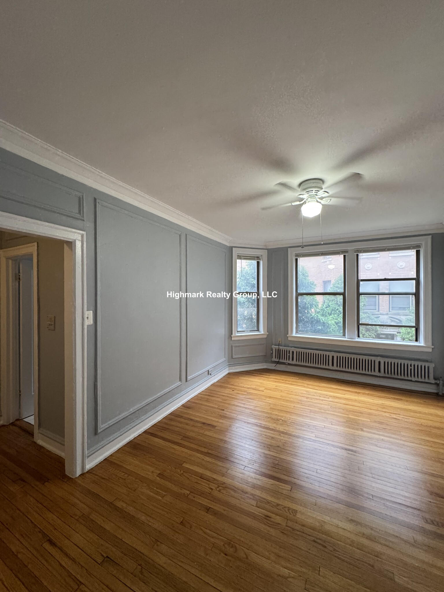 1363 W ESTES AVE