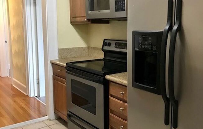 2 beds, 1 bath, $1,200