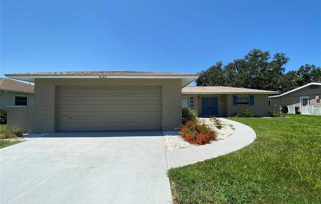 832 S GONDOLA DR