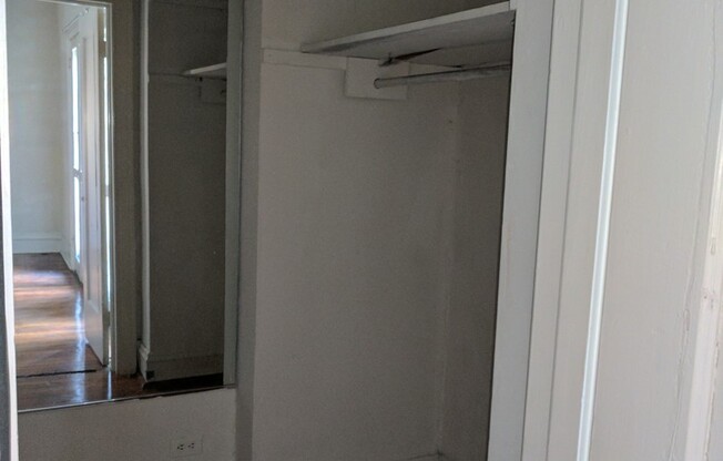 1 bed, 1 bath, $1,195, Unit Apt. 07