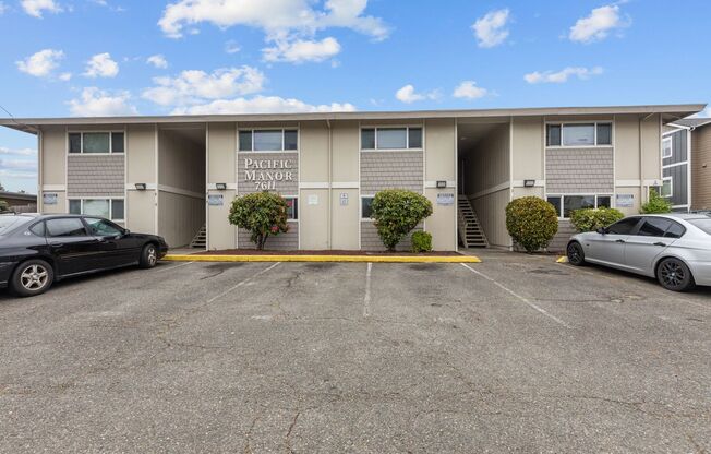 2 beds, 1.5 baths, 864 sqft, $1,750, Unit C5