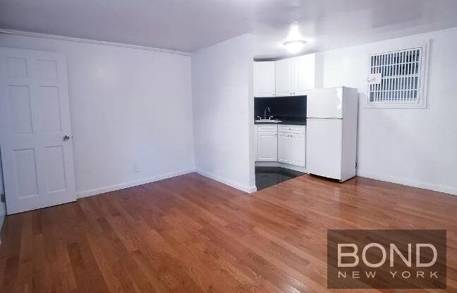 1 bed, 1 bath, $2,400, Unit 1B