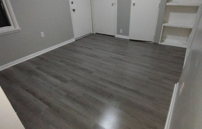 Spacious One Bedroom Triplex Near West Washington and Holt Rd