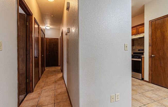 3 beds, 2 baths, $1,250