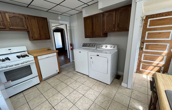 3 beds, 1 bath, $1,650