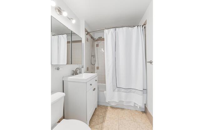 1 bed, 1 bath, 819 sqft, $5,000, Unit PH4D