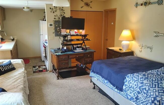 760 Mount Curve Blvd