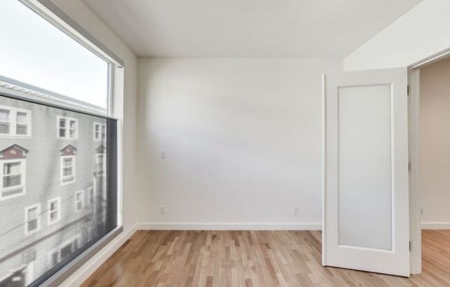 2 beds, 1 bath, $3,395, Unit 5 Hallam