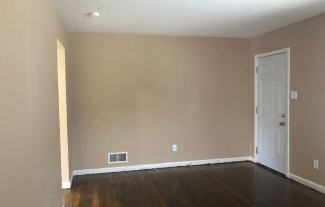 3 beds, 1 bath, $1,075