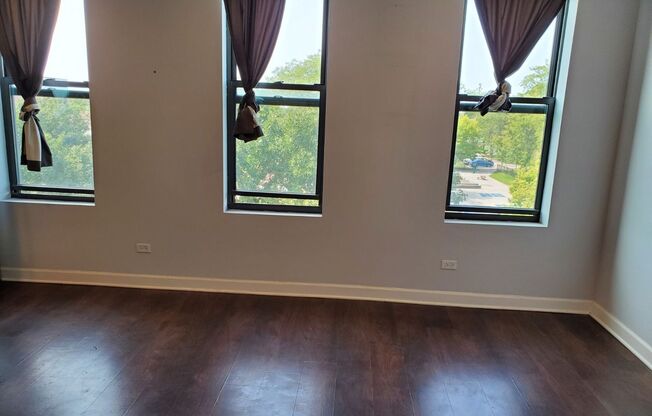 1758 W. 19th St