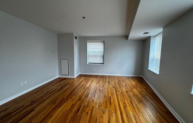 2 beds, 1 bath, 1,000 sqft, $2,000, Unit 303