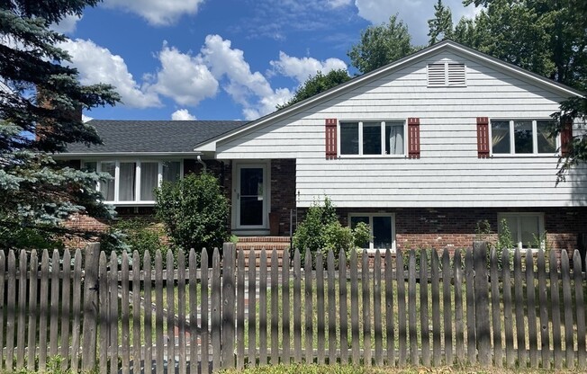809 CENTRAL AVE