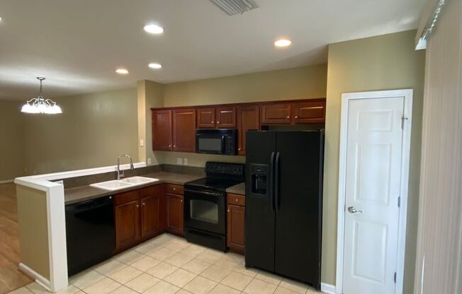 2 beds, 2.5 baths, $1,595