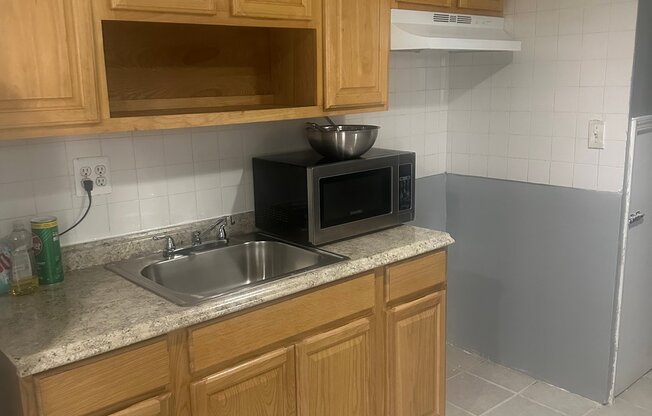92 E 232 ST