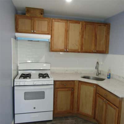 2 beds, 2 baths, 900 sqft, $2,400, Unit 1