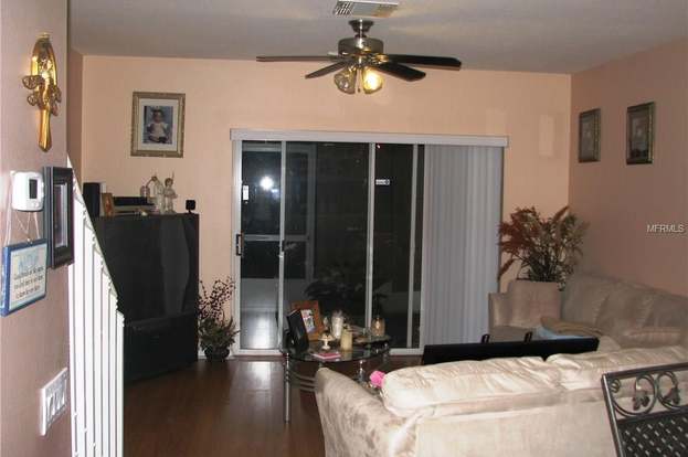 1050 VINELAND PL