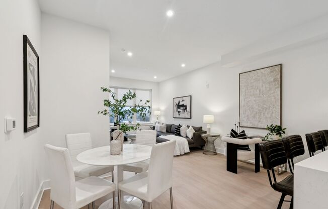 1 bed, 1 bath, 800 sqft, $2,108, Unit 102