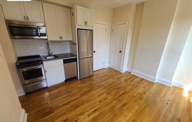220 WAVERLY PL