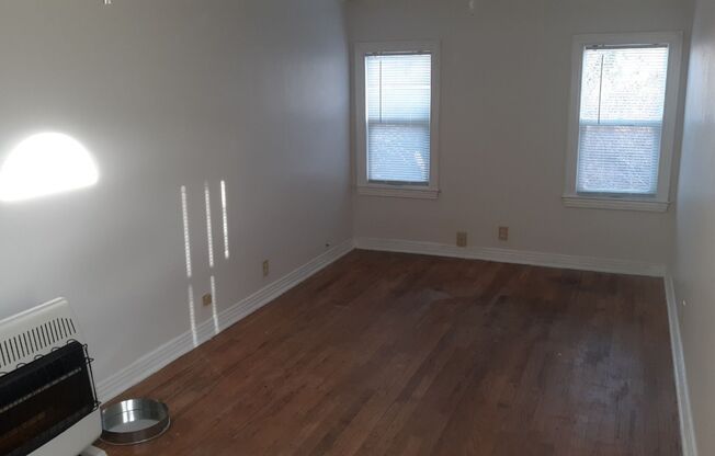 $850 - 1 Bedroom 1 Bath Triplex - Walk to South Dakota School of Mines!