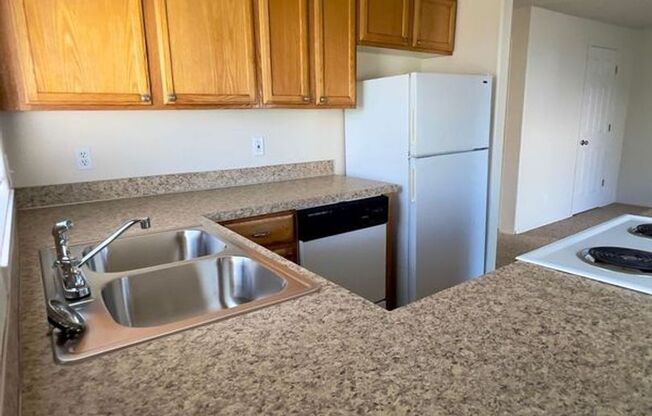 2 beds, 1 bath, 1,000 sqft, $1,295, Unit 1607-A