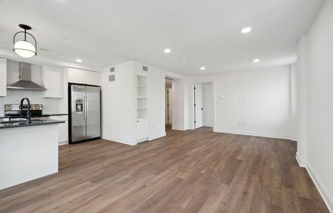1 bed, 1 bath, 764 sqft, $3,335, Unit 902
