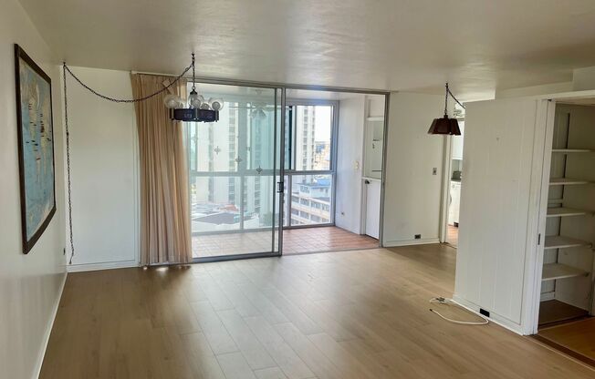 1 bed, 1 bath, $2,000, Unit # 1202