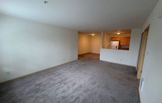 1 bed, 1 bath, 736 sqft, $1,550, Unit 354-3033