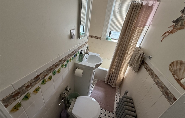 3 beds, 1 bath, 960 sqft, $3,100, Unit 8