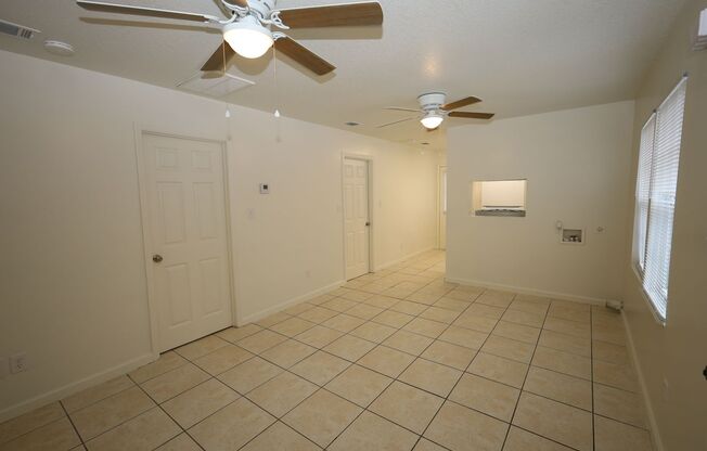 2 beds, 1 bath, $850