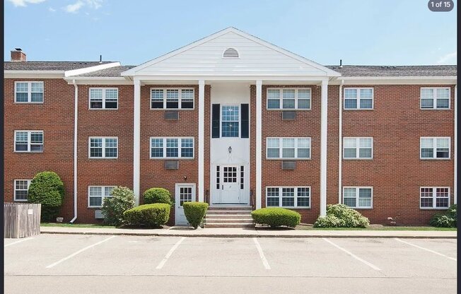 11 OLD COLONY LN