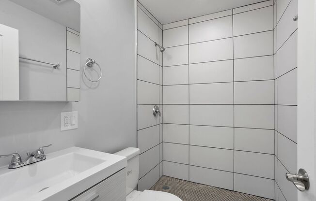 2 beds, 1 bath, 589 sqft, $2,100, Unit 439