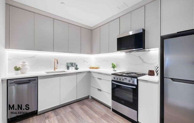 1 bed, 1 bath, $3,515, Unit 404