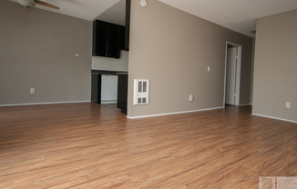 2 beds, 1 bath, 850 sqft, $1,825, Unit 35